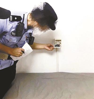 
反监听技术自如出租房床边插座内暗藏偷拍设备警方介入调查
