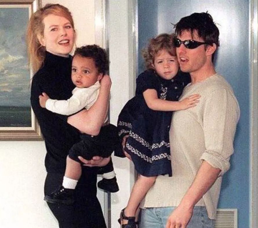 
防偷拍妮可·基德曼被阿汤哥的同性情人监听X生活3年，怀孕3月被逼流产...