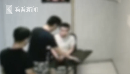 
防窃听服务男子在酒店装摄像头偷拍闹分手女友:满足自己需求
