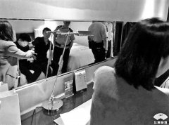 
防窃听干扰器喜来登酒店房间现针孔摄像头？警方：未现偷拍